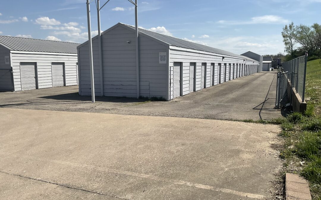 100 Storage Units