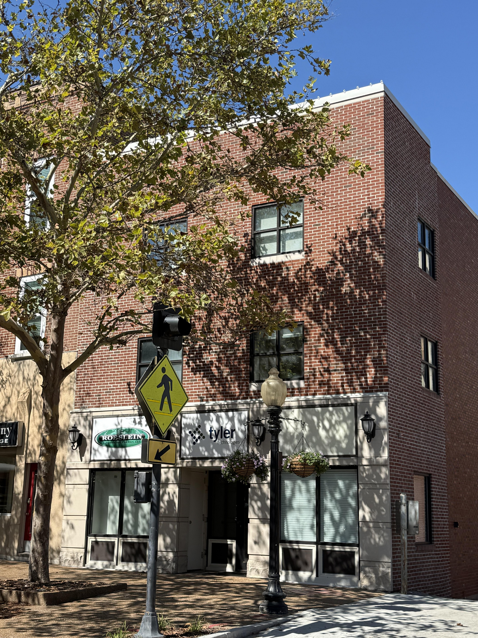 220 Madison st, Jefferson City, Missouri 65101, Call for details , Call for details ,Call for details,Office,For Lease,Madison,1126