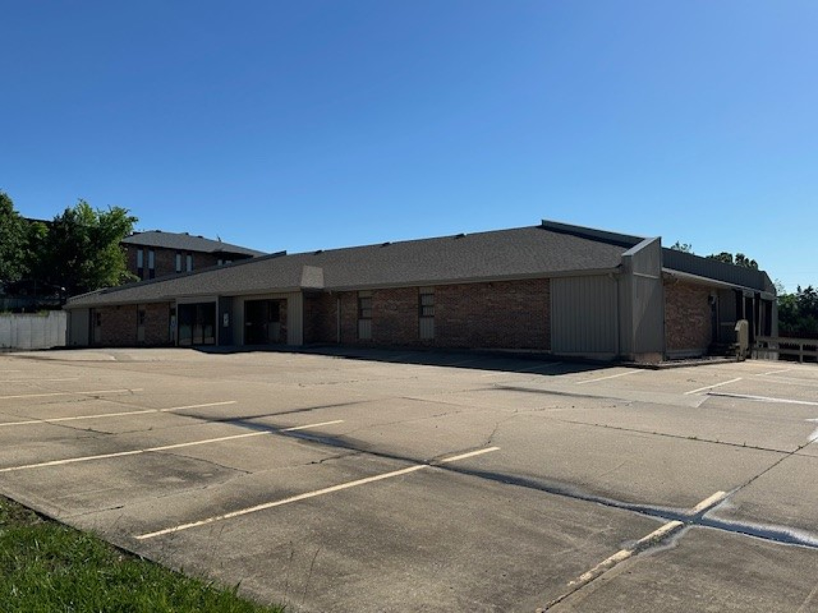 2724 Merchants Dr., Jefferson City, Missouri 65109, ,Office,For Sale,Merchants ,1083